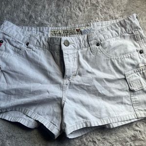 American Eagle Outfitters Cargo
Shorts White